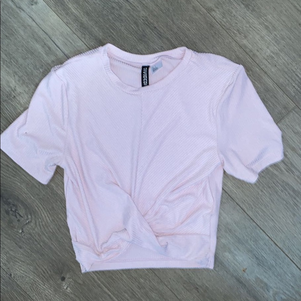 NEVER WORN H & M TOP ❗️